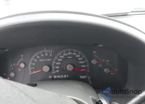 2004 Ford Expedition Xls z USA, uszkodzony, nr VIN 1FMRU13W04LB56914